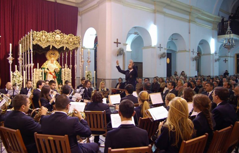 La Banda Enrique Montero durante el estreno.