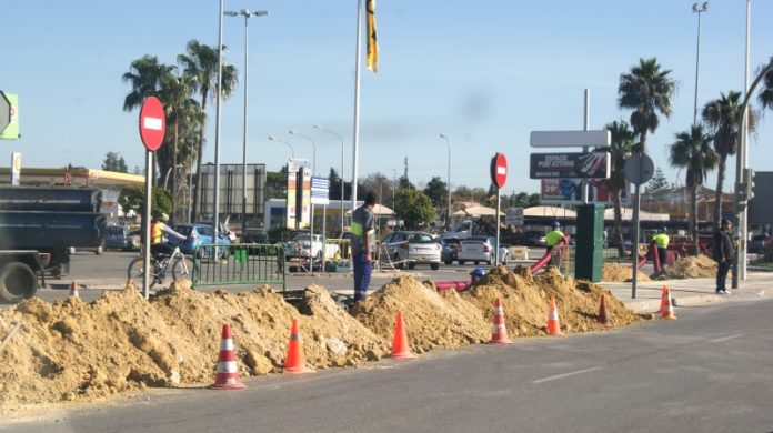 En la avenida de los Descubrimientos ya se están llevando a cabo varios trabajos.