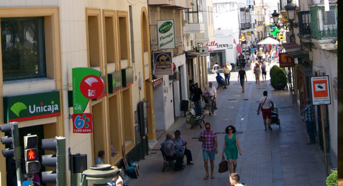 La calle La Vega vista desde el Puente Chico.