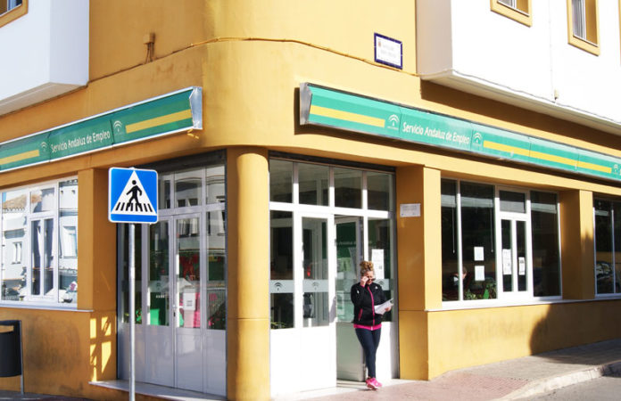 La cifra de desempleados en el municipio supera las 14.000 personas.