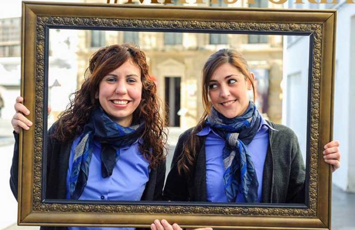 Ana Verdugo y 'Chani' Carmona posando.